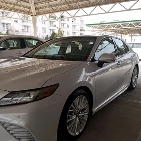 Toyota Camry 2018