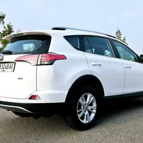 Toyota RAV4 2018