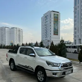 Toyota Hilux 2023