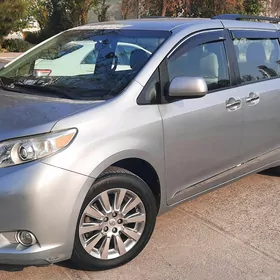 Toyota Sienna 2016