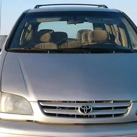 Toyota Sienna 2002