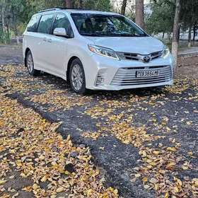 Toyota Sienna 2018