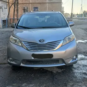 Toyota Sienna 2010