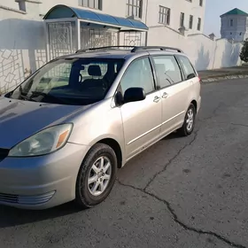 Toyota Sienna 2003