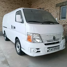 Nissan Urvan 2010