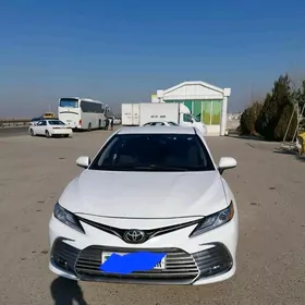 Toyota Camry 2021