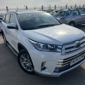 Toyota Highlander 2019