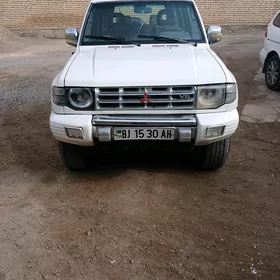 Mitsubishi Montero 1998