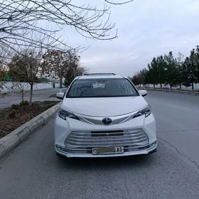 Toyota Sienna 2022