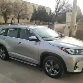 Toyota Highlander 2018