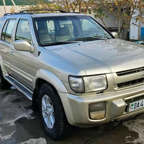 Infiniti QX4 2001