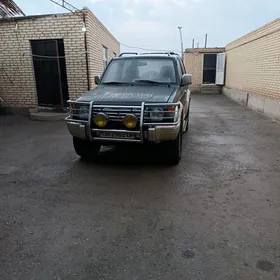 Mitsubishi Pajero 1993