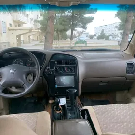 Nissan Pathfinder 1998