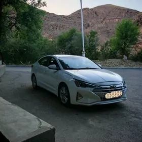 Hyundai Elantra 2019