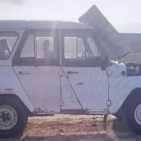 UAZ 469 2000