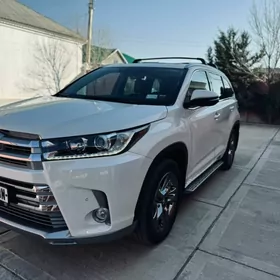 Toyota Highlander 2019