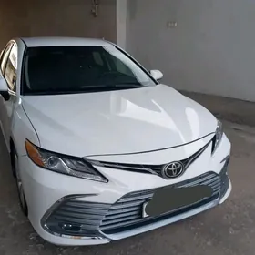 Toyota Camry 2018