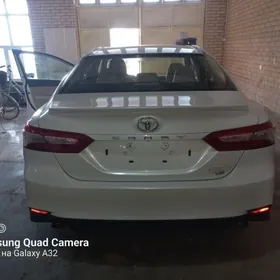 Toyota Camry 2018