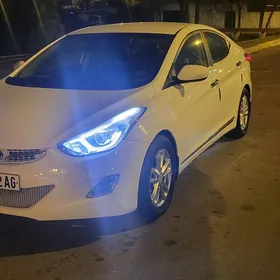 Hyundai Elantra 2012