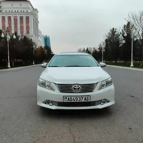 Toyota Camry 2014