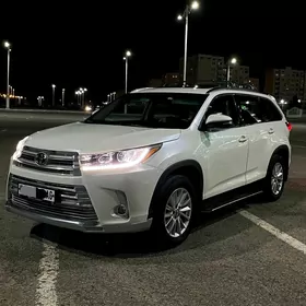 Toyota Highlander 2019