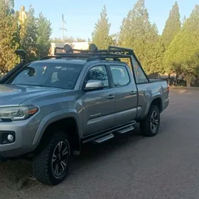 Toyota Tacoma 2017