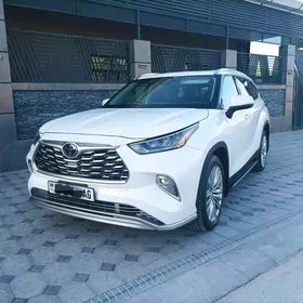 Toyota Highlander 2020