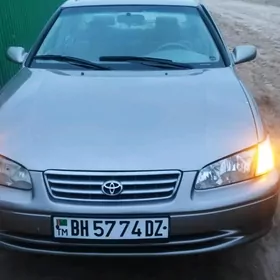 Toyota Camry 2001