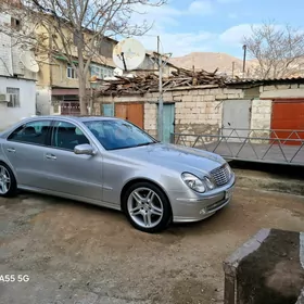 Mercedes-Benz E320 2004