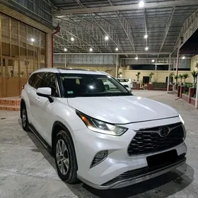 Toyota Highlander 2022