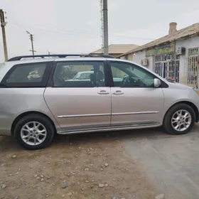 Toyota Sienna 2004