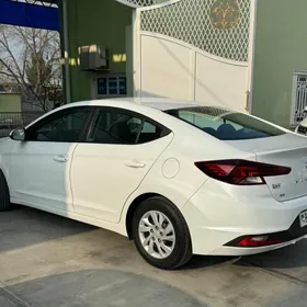 Hyundai Elantra 2019