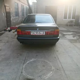 BMW 525 1990