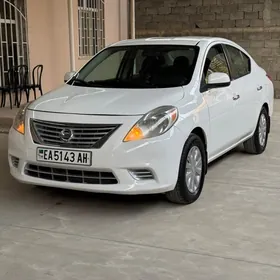 Nissan Versa 2012