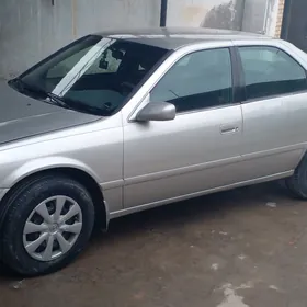 Toyota Camry 2000