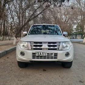 Mitsubishi Pajero 2014