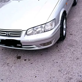 Toyota Camry 2000