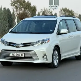 Toyota Sienna 2019