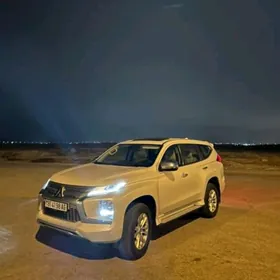 Mitsubishi Pajero 2020