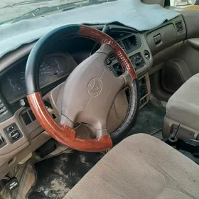 Toyota Sienna 2001