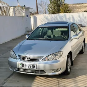 Toyota Camry 2004