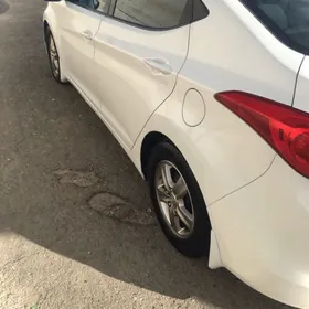 Hyundai Elantra 2011