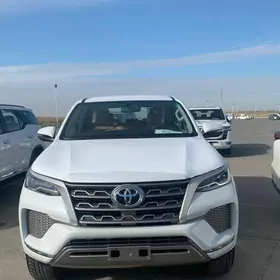 Toyota Fortuner 2024