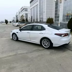 Toyota Camry 2018