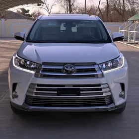 Toyota Highlander 2019