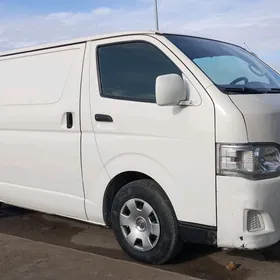 Toyota Hiace 2011