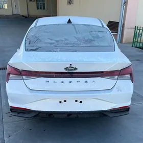 Hyundai Elantra 2021