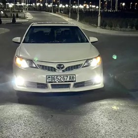 Toyota Camry 2012