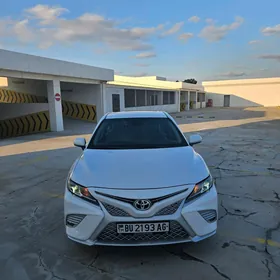 Toyota Camry 2018