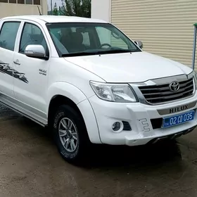 Toyota Hilux 2014